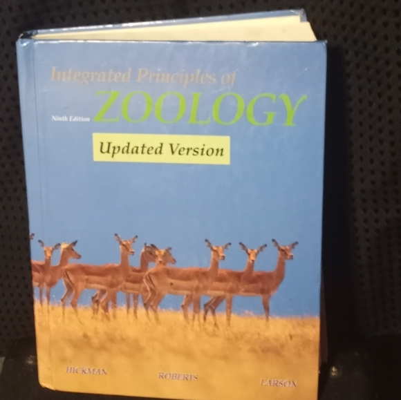 😼Integrated principles of Zoology | ninth edition | hardcover | updated version - Picture 2 of 2